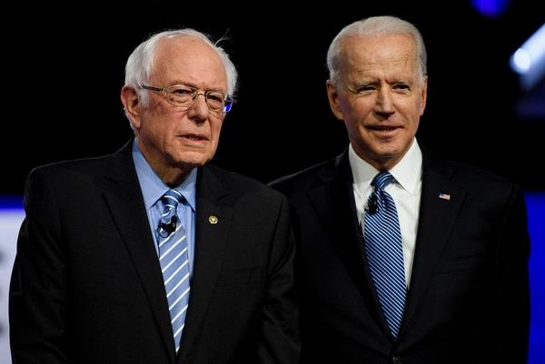조 바이든 민주당 대통령 후보와 버니 샌더스 상원의원.샌더스 의원은 민주당 집권 세력의 좌파 외면의 배신감을 지속적으로 토로해오고 있다. (사진 AP)