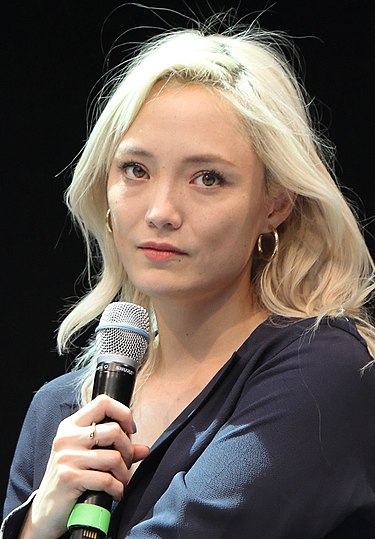 영화에 출연하는 한국계 배우 폼 알렉산드라 클레멘티에프