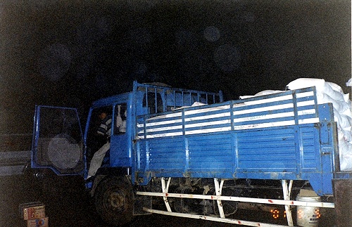 중국 연길에서 북한으로 밀가루를 수송 중인 차량. LA 기윤실 제공